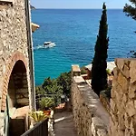 Et Ses Merveilleuses Calanques Каси